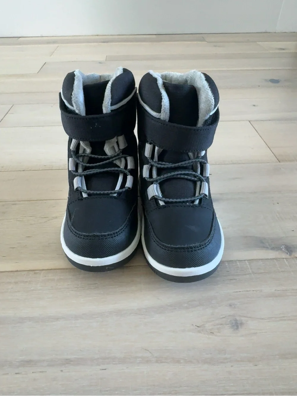 Kids Winter Snow Boots Size 7 Black Fleece Lined Hook & Loop Waterproof